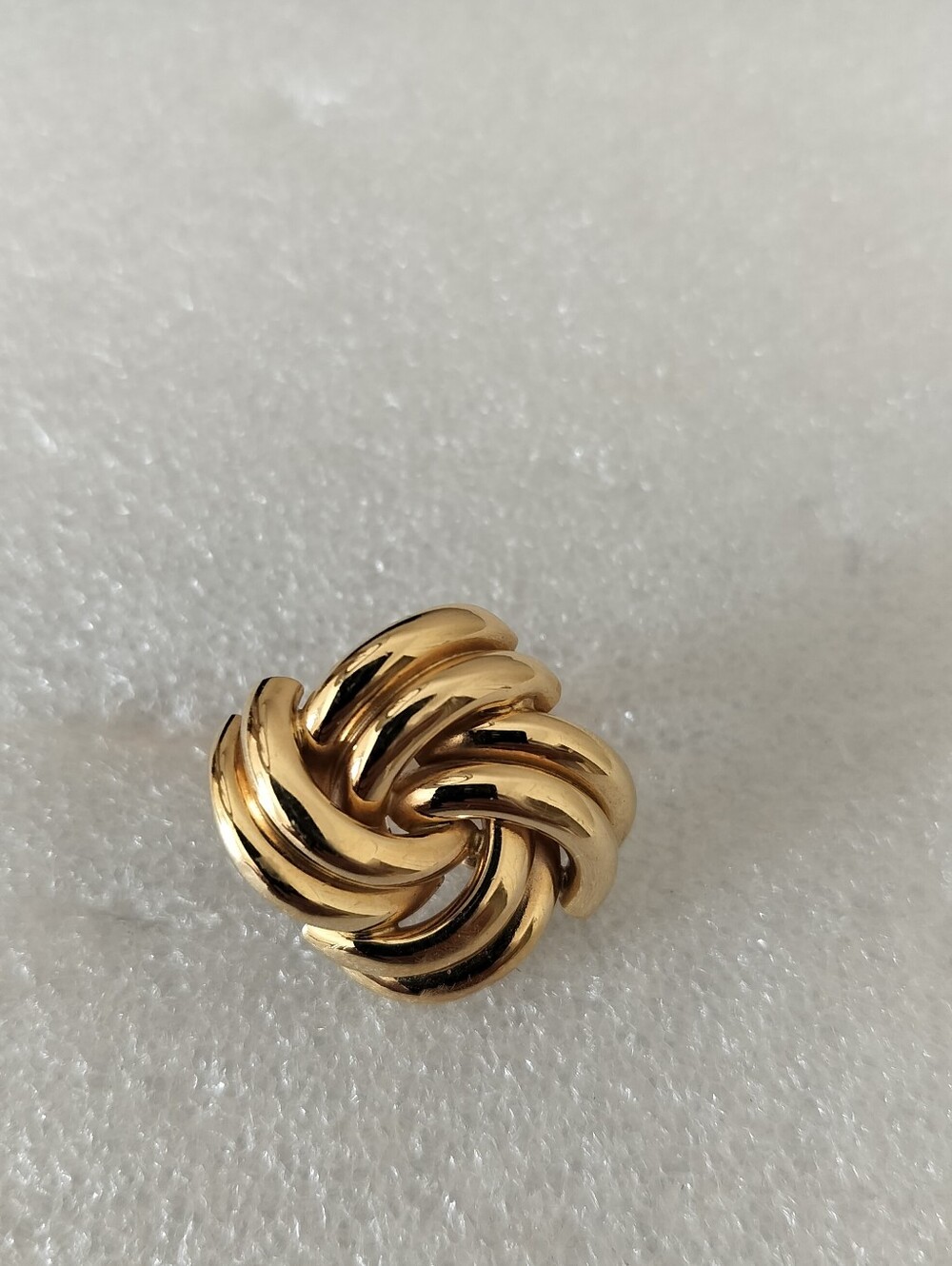 14k Yellow Gold Knot Statement Clip-On Earring (Single)